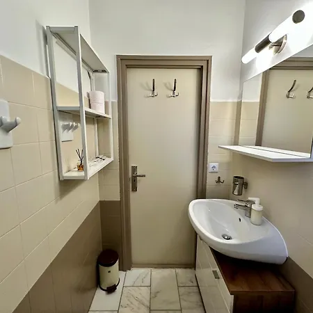 Pálkövei 65. Apartamento *