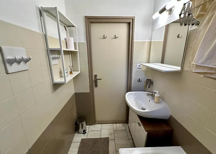 Palkoevei 65. * Palkove